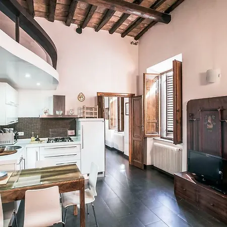 In Front Of Coliseum Appartement