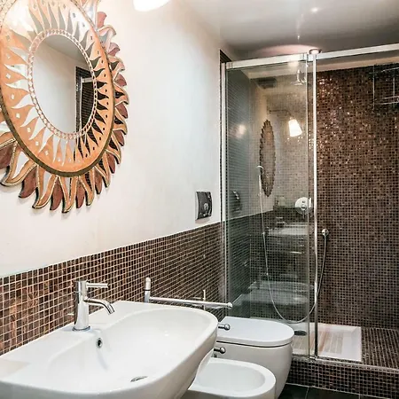 In Front Of Coliseum Appartement *