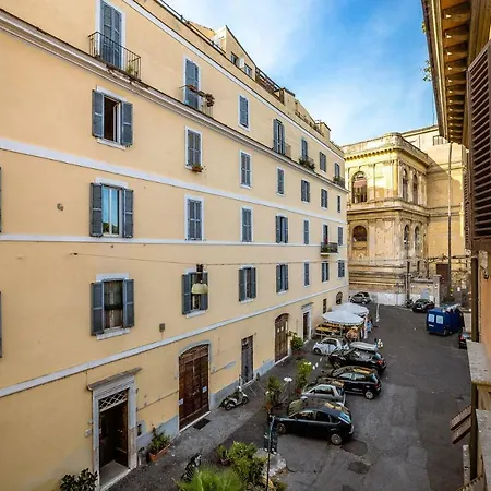 In Front Of Coliseum Appartement Rome